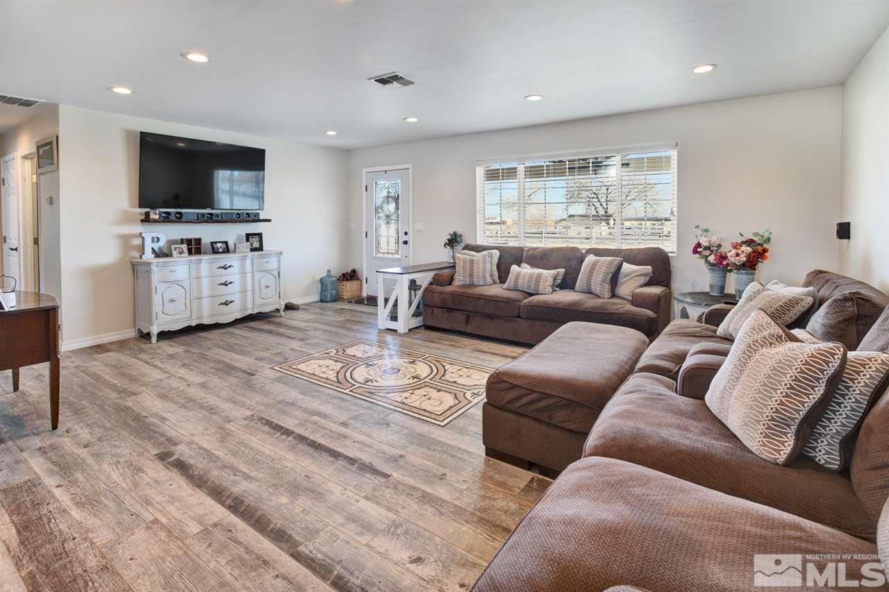1525 Soda Lake Road Fallon, NV 89406 - Photo 3 of 40 a living room with furniture and a flat screen tv