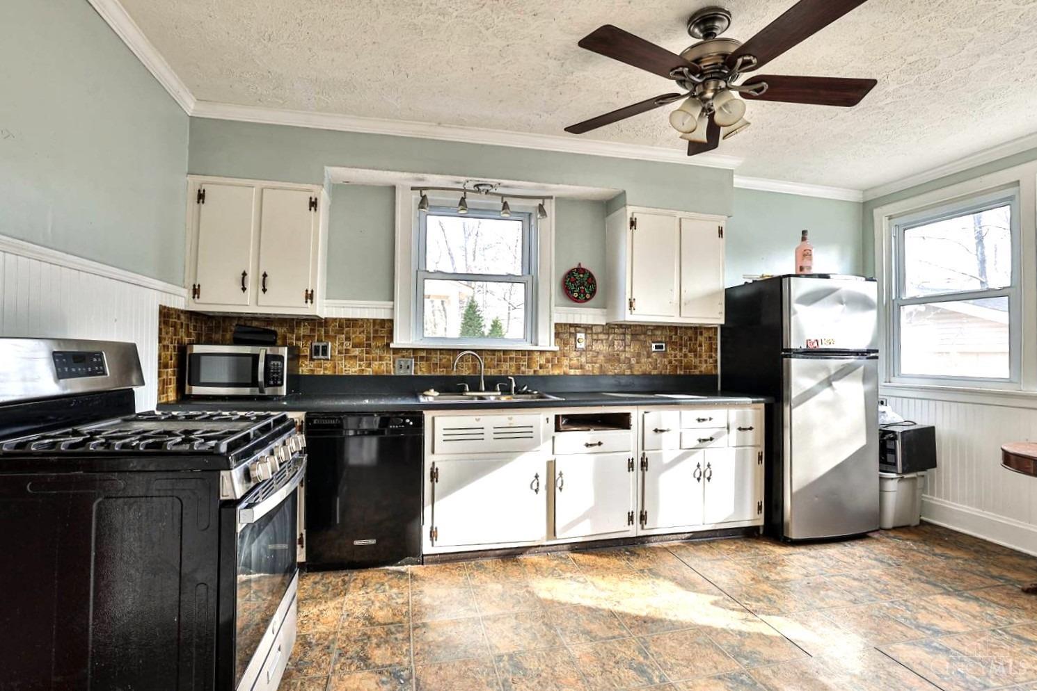 3724 Watterson Road Fairfax, OH 45227 - Photo 9 of 25 Gallery Image 9