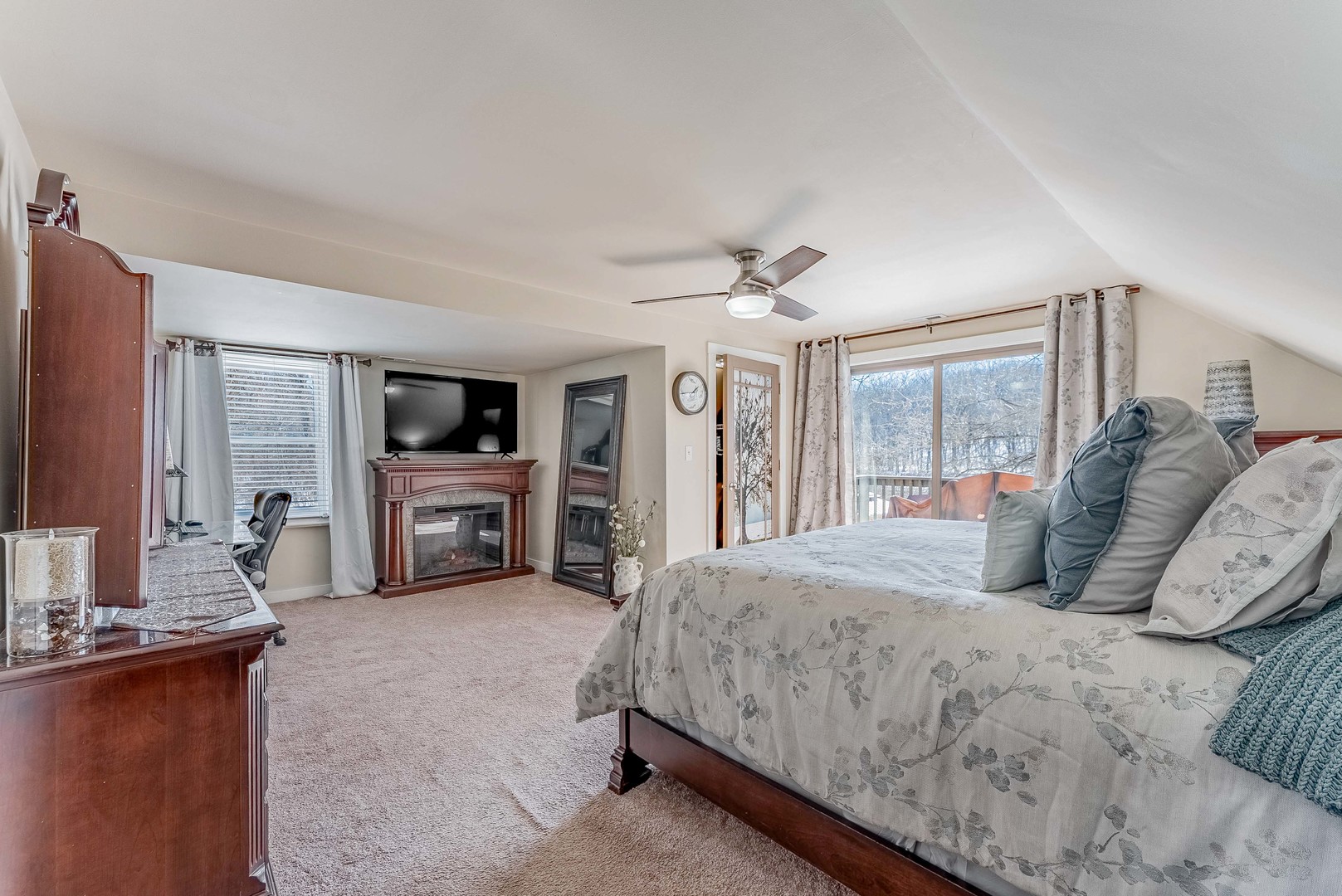 1756 Winaki Trail Algonquin, IL 60102 - Photo 15 of 52