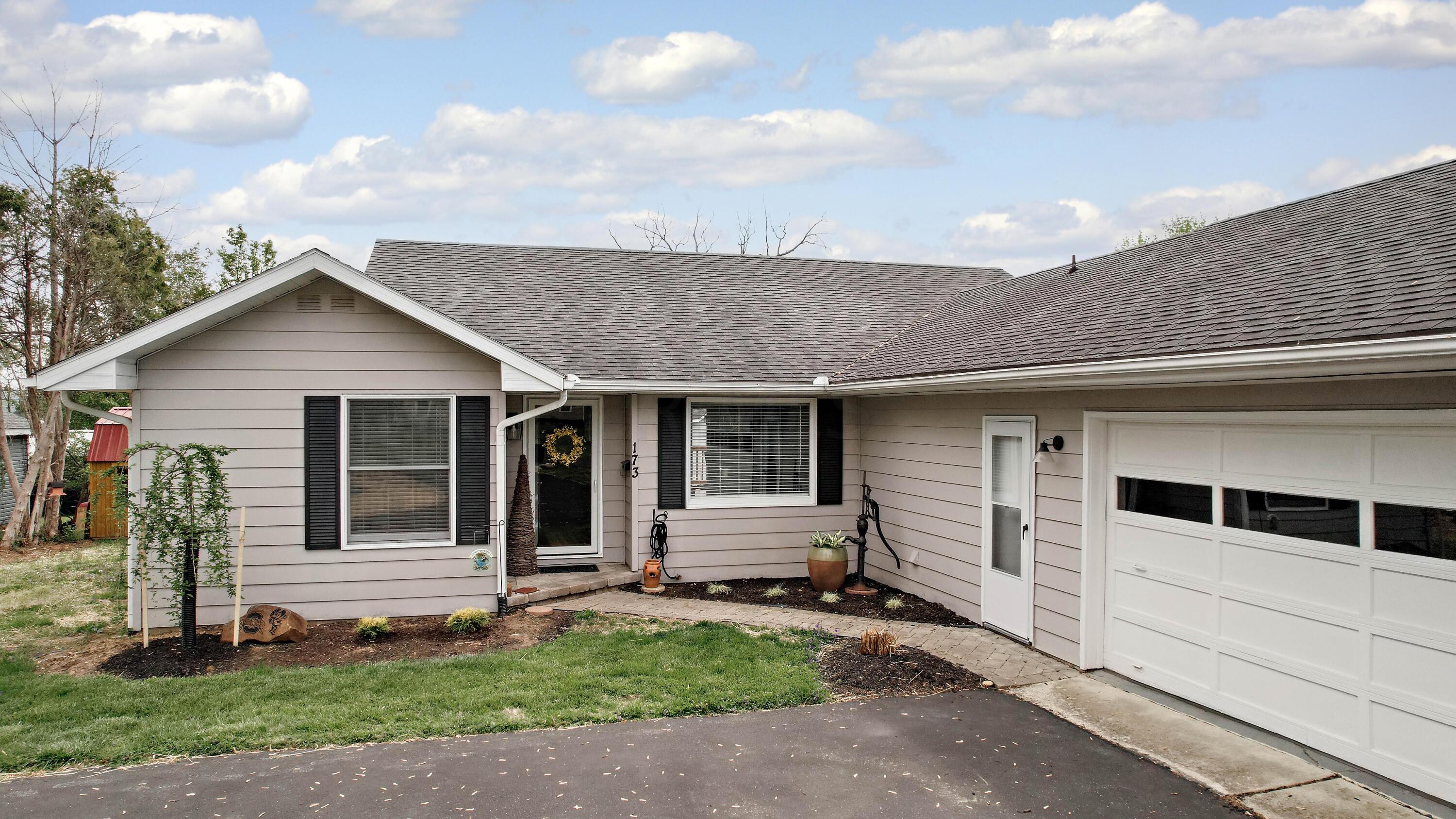 173 Sunbury Road Chillicothe, OH 45601 - Photo 5 of 59 005