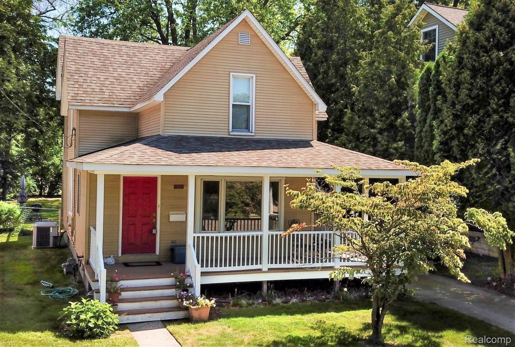 338 Ridge Road Grosse Pointe, MI 48236 - Photo 1 of 54 ridge4.jpg