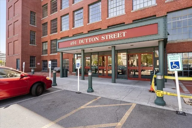 $389,999 | 491 Dutton Street, Unit 403, Lowell, MA 01854