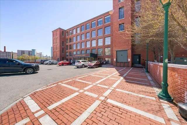 $389,999 | 491 Dutton Street, Unit 403, Lowell, MA 01854