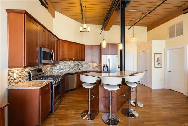 $389,999 | 491 Dutton Street, Unit 403, Lowell, MA 01854