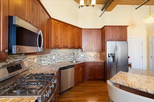 $389,999 | 491 Dutton Street, Unit 403, Lowell, MA 01854