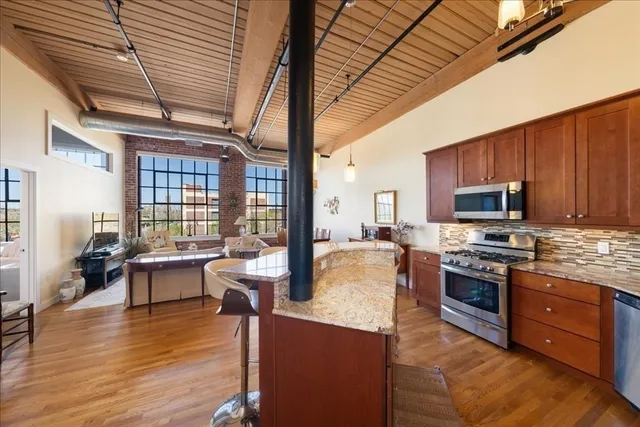 $389,999 | 491 Dutton Street, Unit 403, Lowell, MA 01854