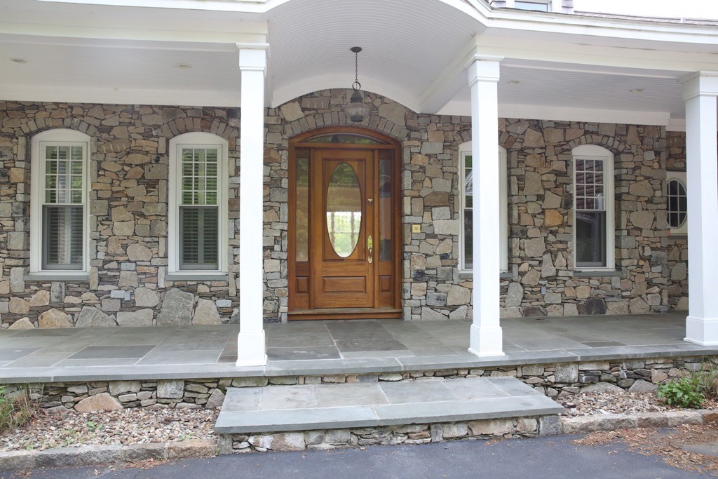 7 Spring Pond Road Westerly, RI 02891 - Photo 4 of 38