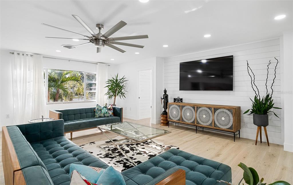 703 Whitfield Avenue Sarasota, FL 34243 - Photo 8 of 78