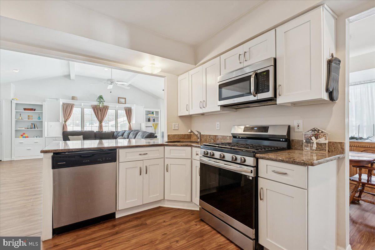 41 Sweet Gum Road Howell, NJ 07731 - Photo 11 of 52