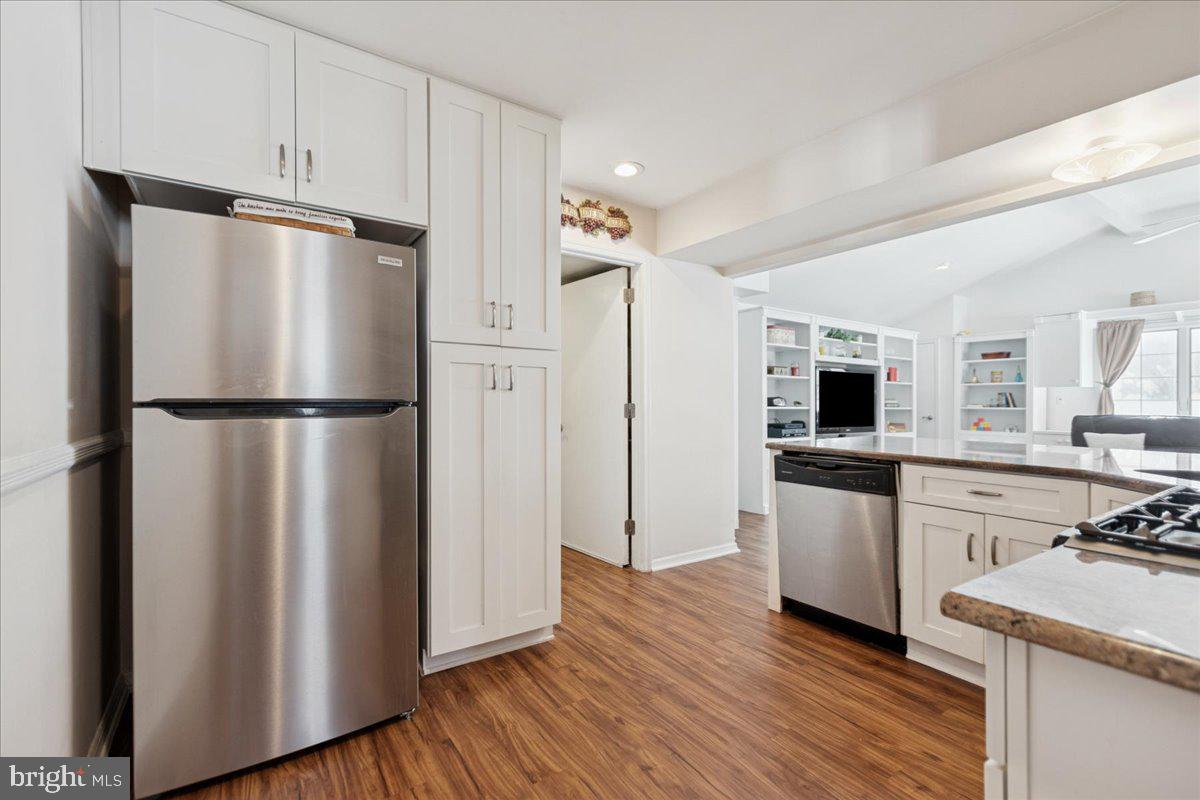 41 Sweet Gum Road Howell, NJ 07731 - Photo 10 of 52