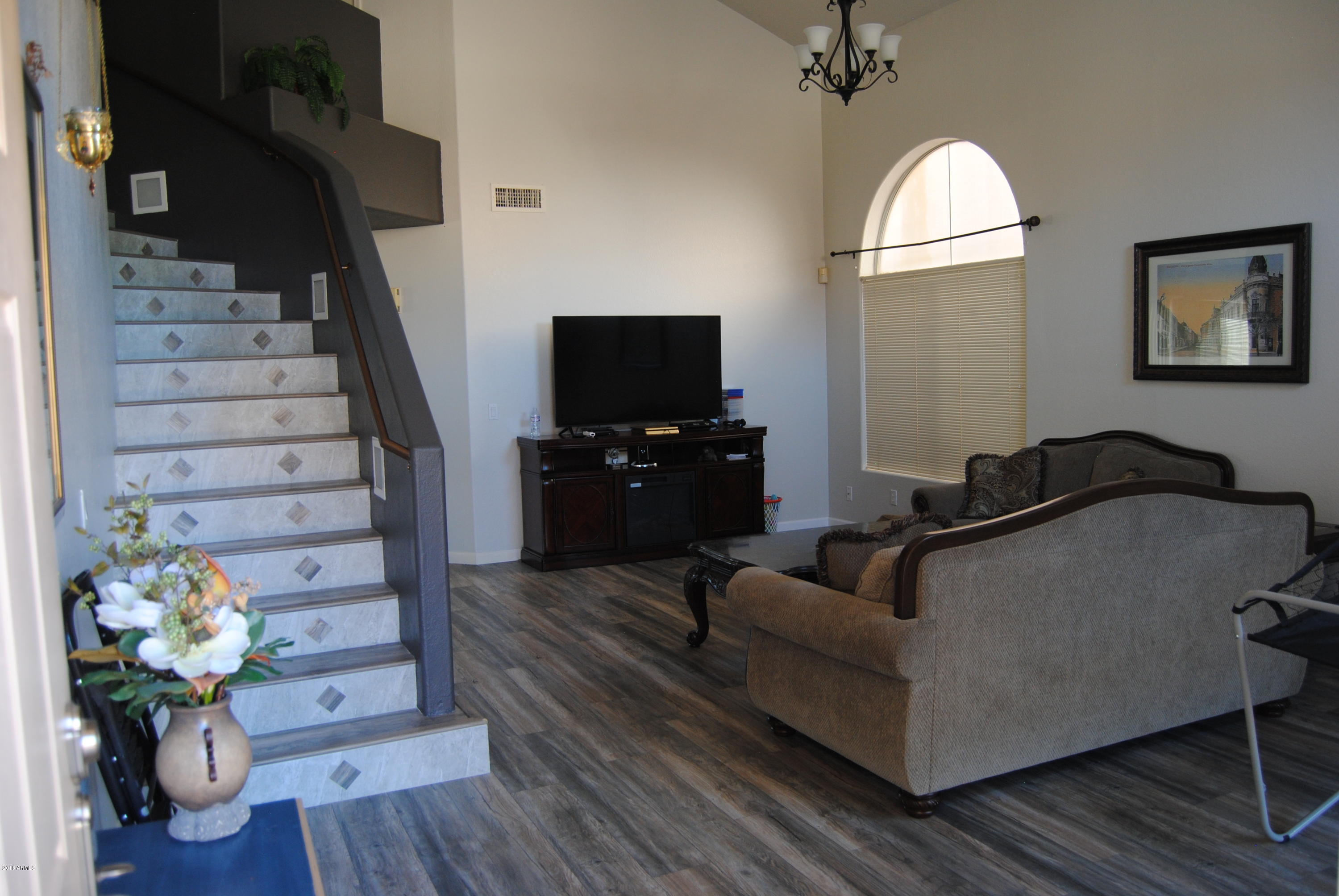 1225 East St John Road Phoenix, AZ 85022 - Photo 3 of 34 DSC_0345
