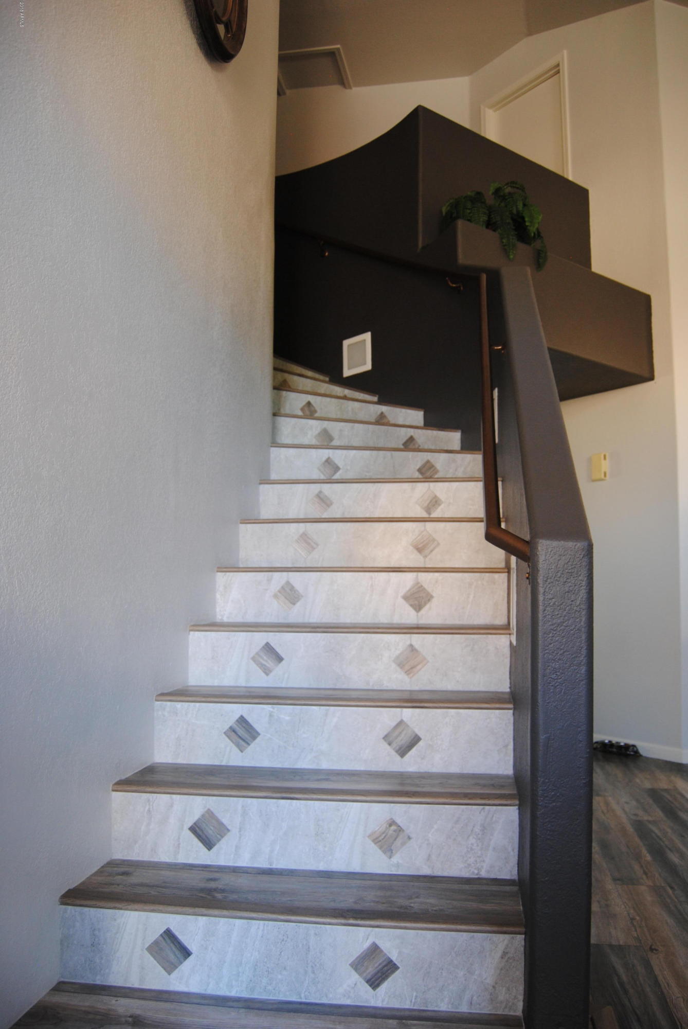 1225 East St John Road Phoenix, AZ 85022 - Photo 4 of 34 DSC_0346