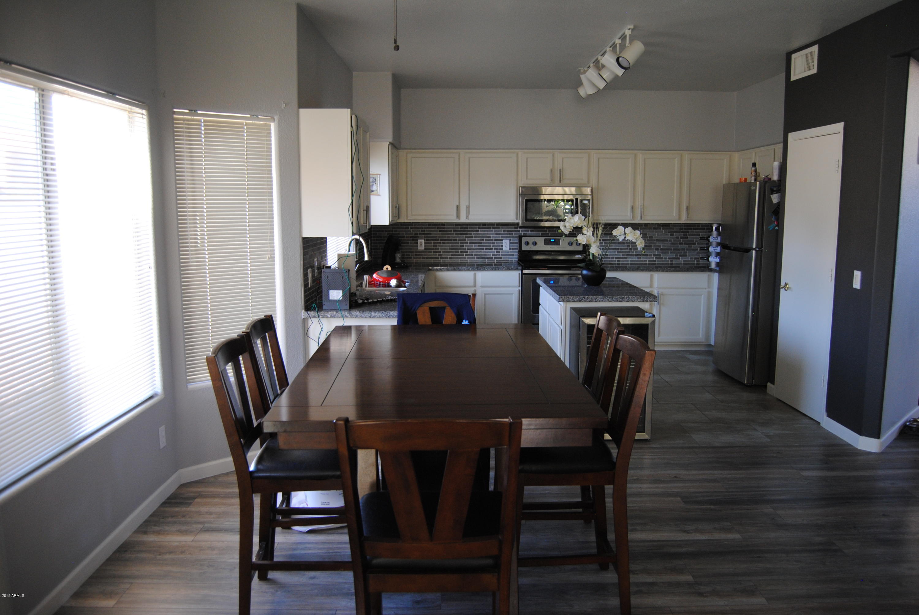 1225 East St John Road Phoenix, AZ 85022 - Photo 8 of 34 DSC_0351