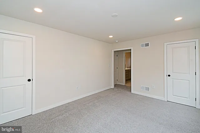 a view of a indoor garage