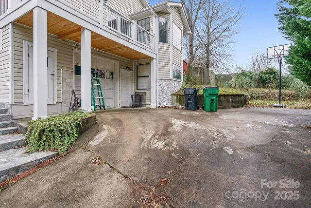 $399,900 | 2815 Bustlehead Court, Charlotte, NC 28262