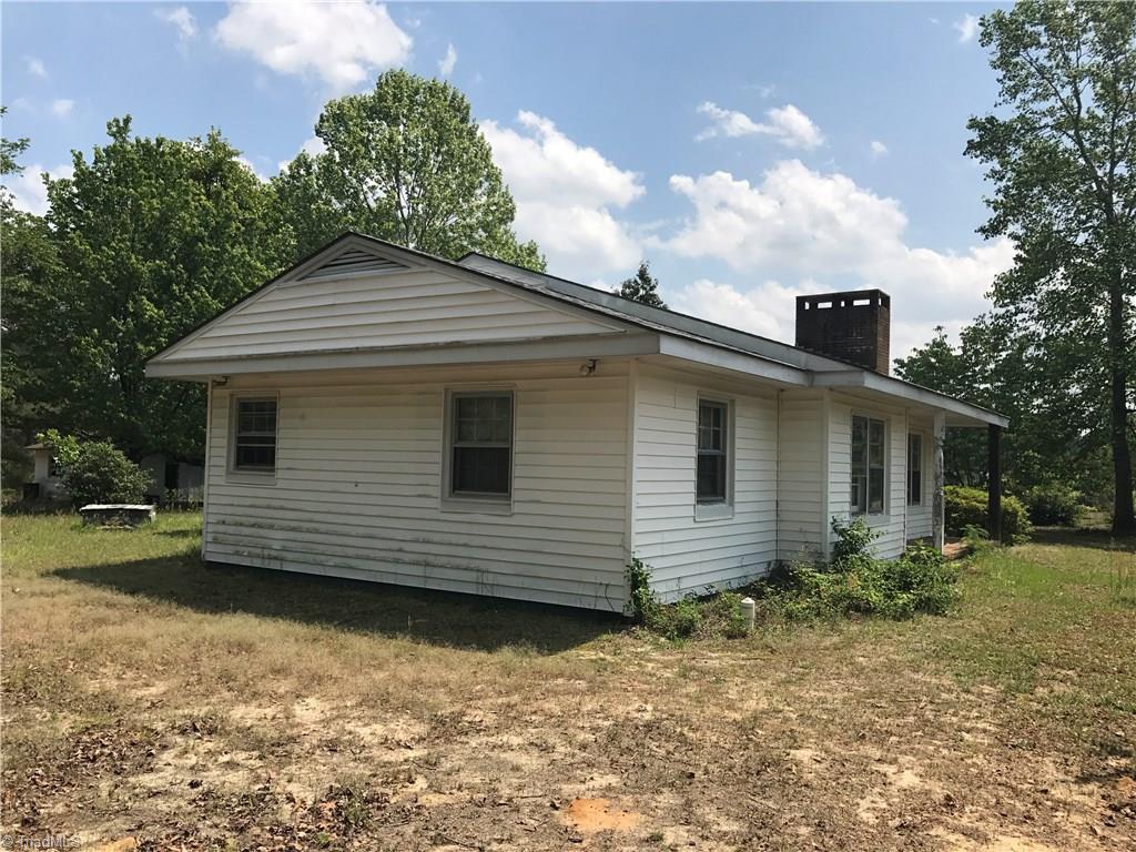 1453 Niagara Carthage Road Carthage, NC 28327 - Photo 3 of 22
