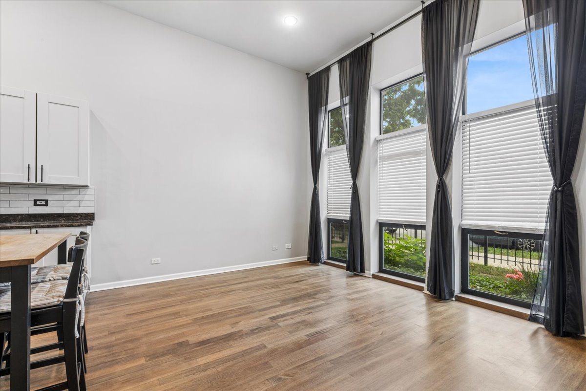 523 North Racine Avenue, Unit 1 Chicago, IL 60642 - Photo 5 of 29 Gallery Image 5