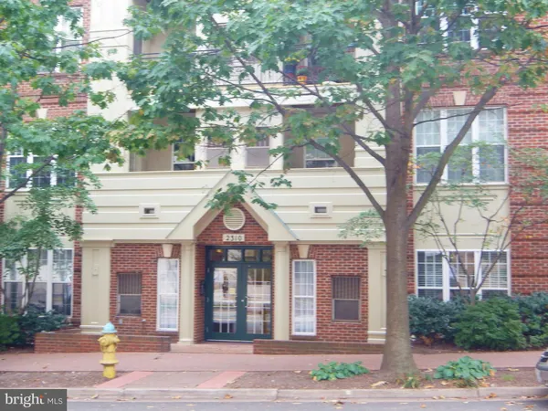 $3,200 | 2310 14th Street North, Unit 208, Arlington, VA 22201