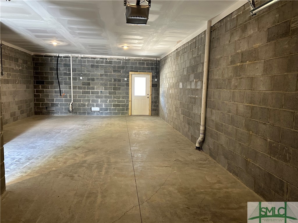 44 Hidden Pointe Drive Savannah, GA 31419 - Photo 4 of 30 2-Car Tandem Garage w/Storage