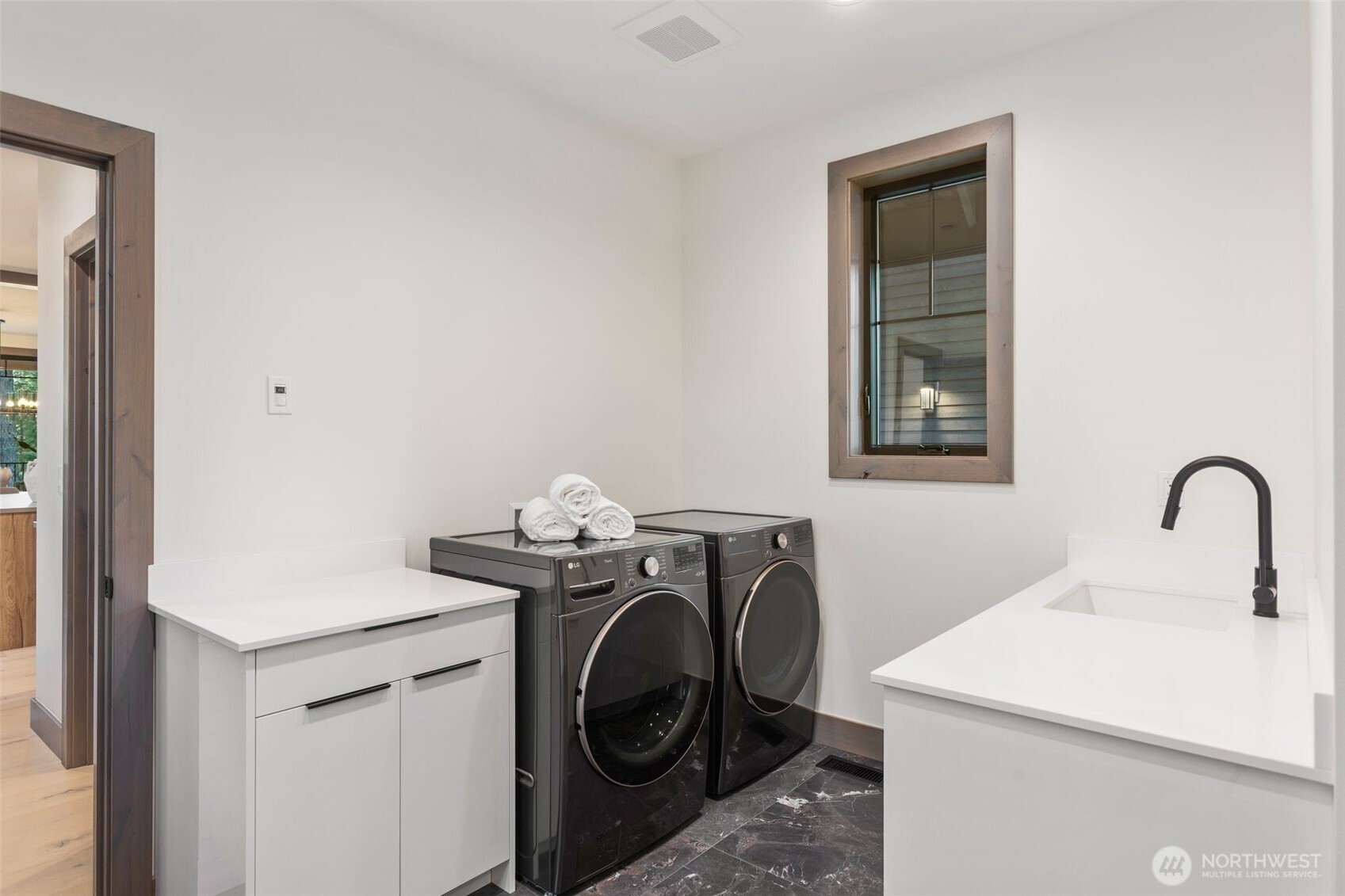 90 Portal Cle Elum, WA 98922 - Photo 13 of 38 a utility room with dryer and washer