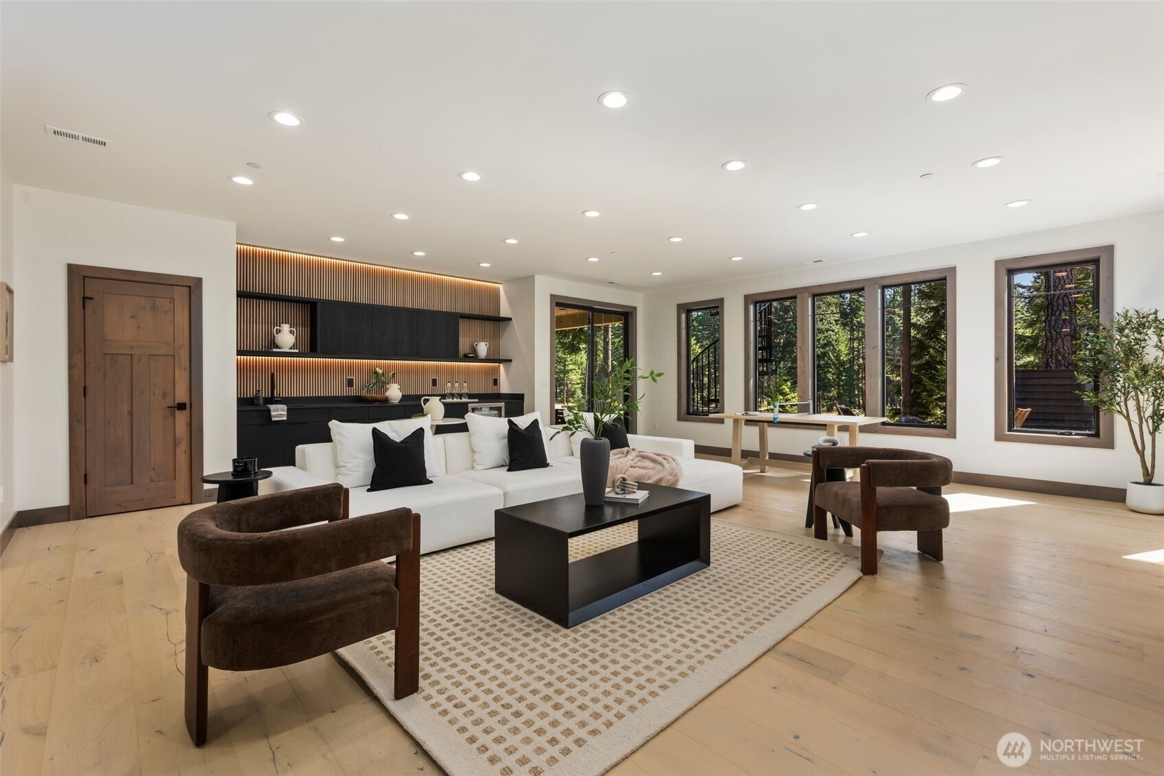 90 Portal Cle Elum, WA 98922 - Photo 29 of 38 a living room with fireplace furniture and a large window