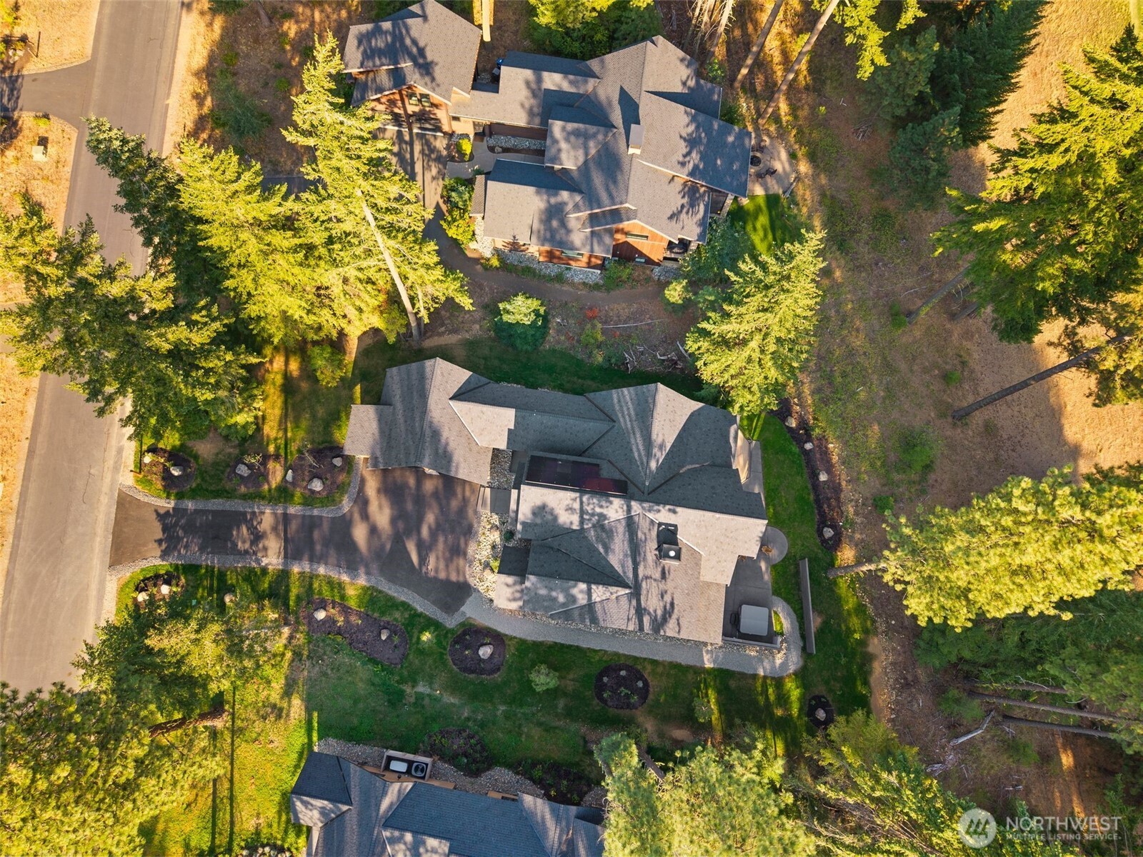 90 Portal Cle Elum, WA 98922 - Photo 36 of 38 an aerial view of a house with a yard basket ball court and outdoor seating