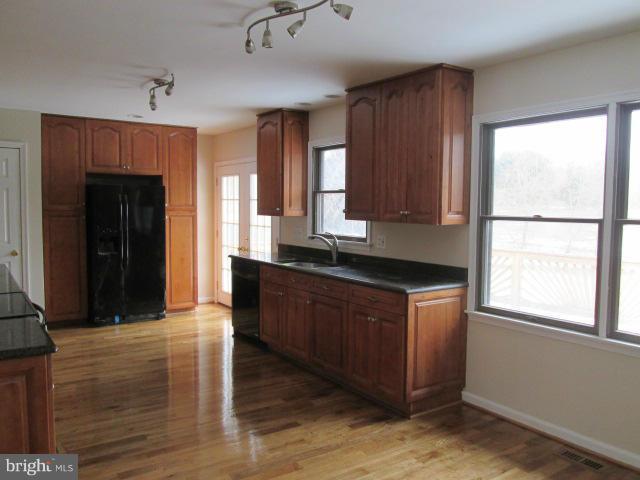 4119 London Bridge Road Finksburg, MD 21048 - Photo 3 of 30 Kitchen
