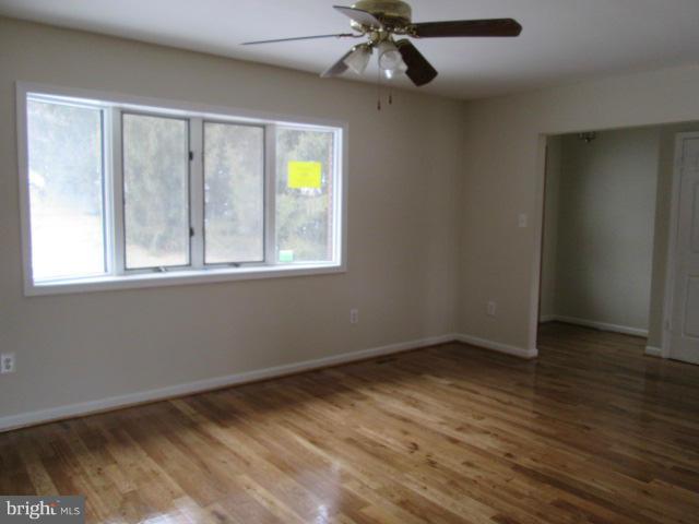 4119 London Bridge Road Finksburg, MD 21048 - Photo 6 of 30 Living Room