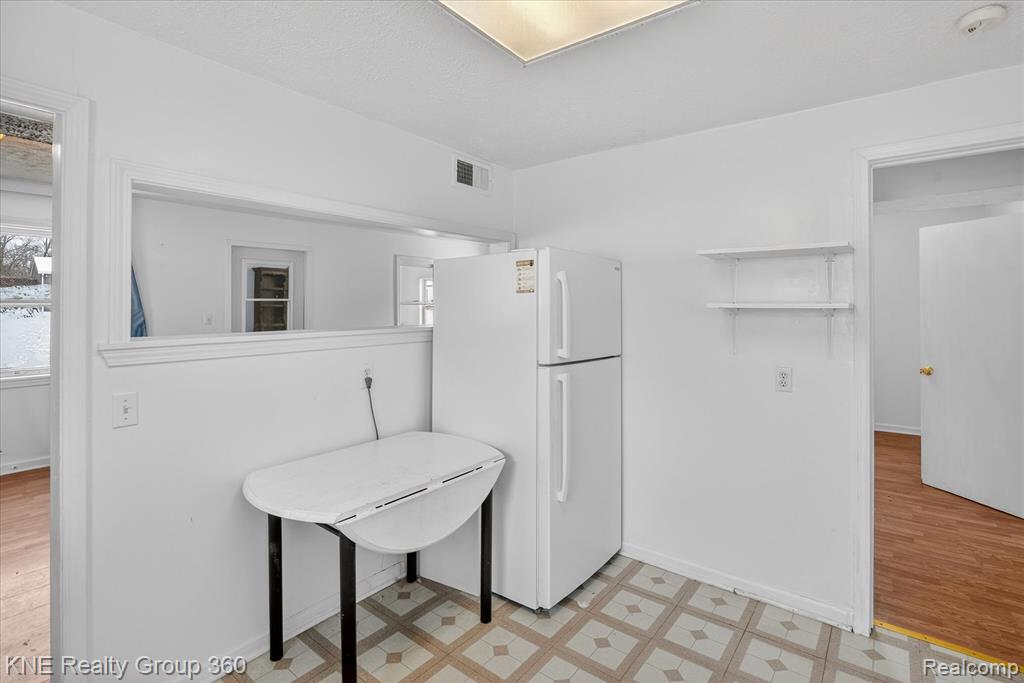 4928 Hughes Road Lansing, MI 48910 - Photo 18 of 35