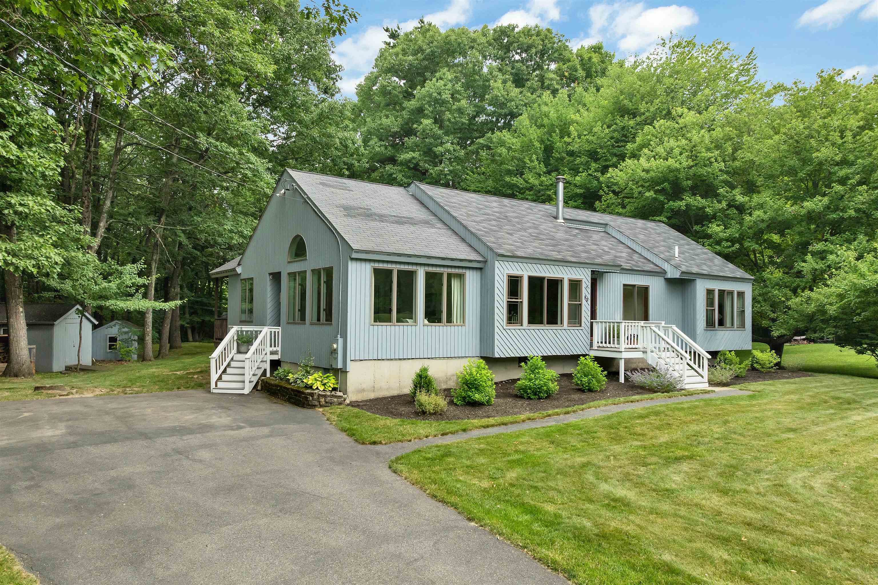 43 Redfield Circle Derry, NH 03038 - Photo 1 of 58