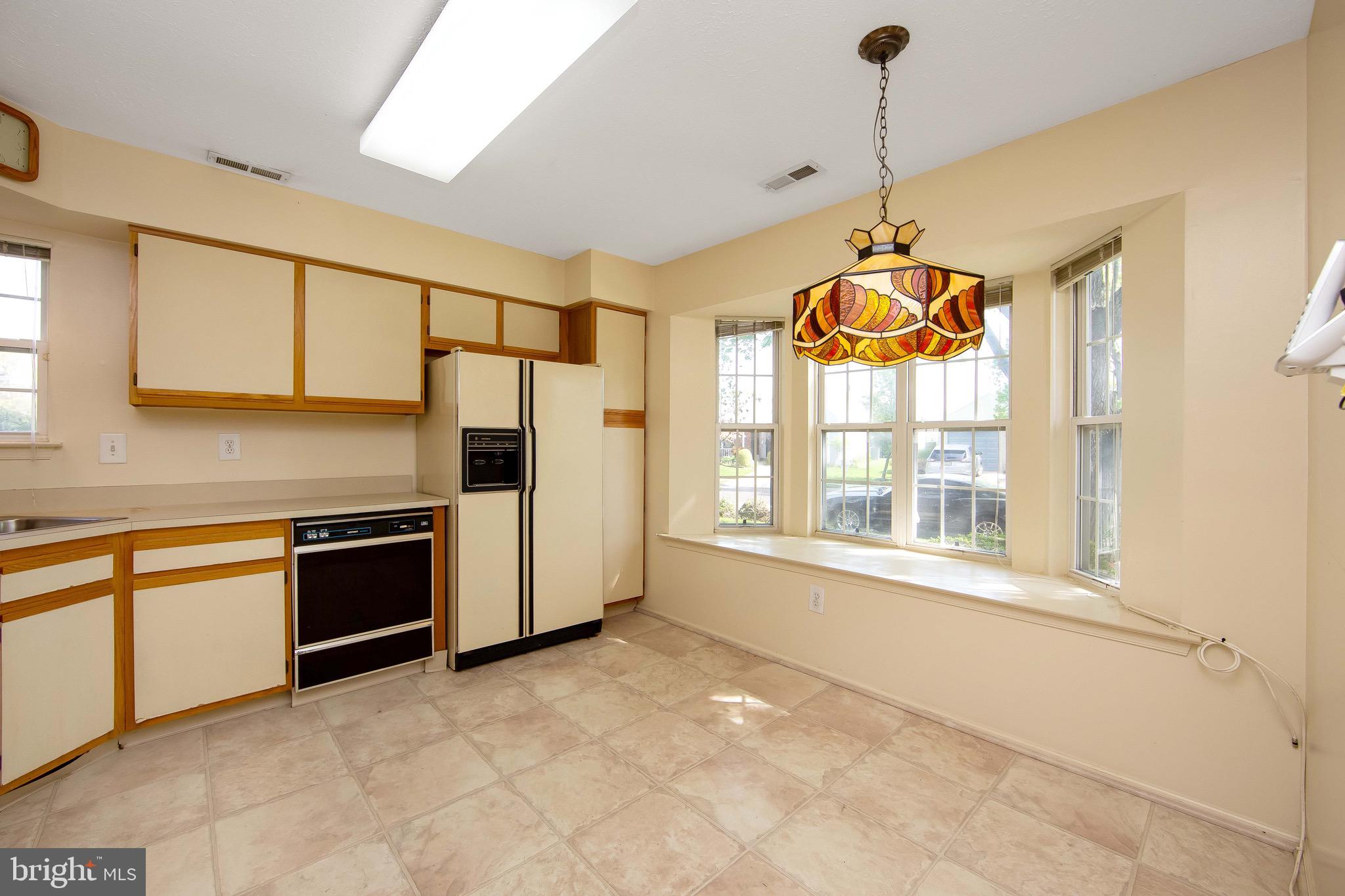 606 Cascade Drive South Mount Laurel, NJ 08054 - Photo 3 of 30 Kitchen