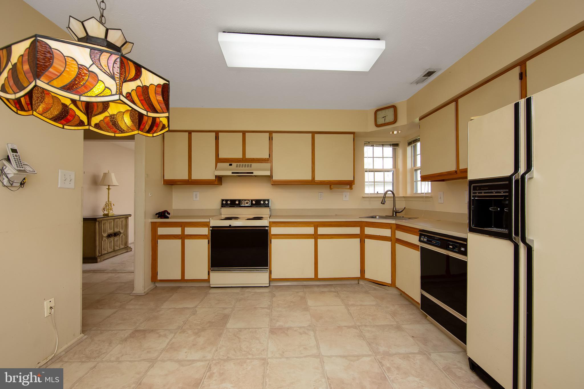 606 Cascade Drive South Mount Laurel, NJ 08054 - Photo 4 of 30 Kitchen