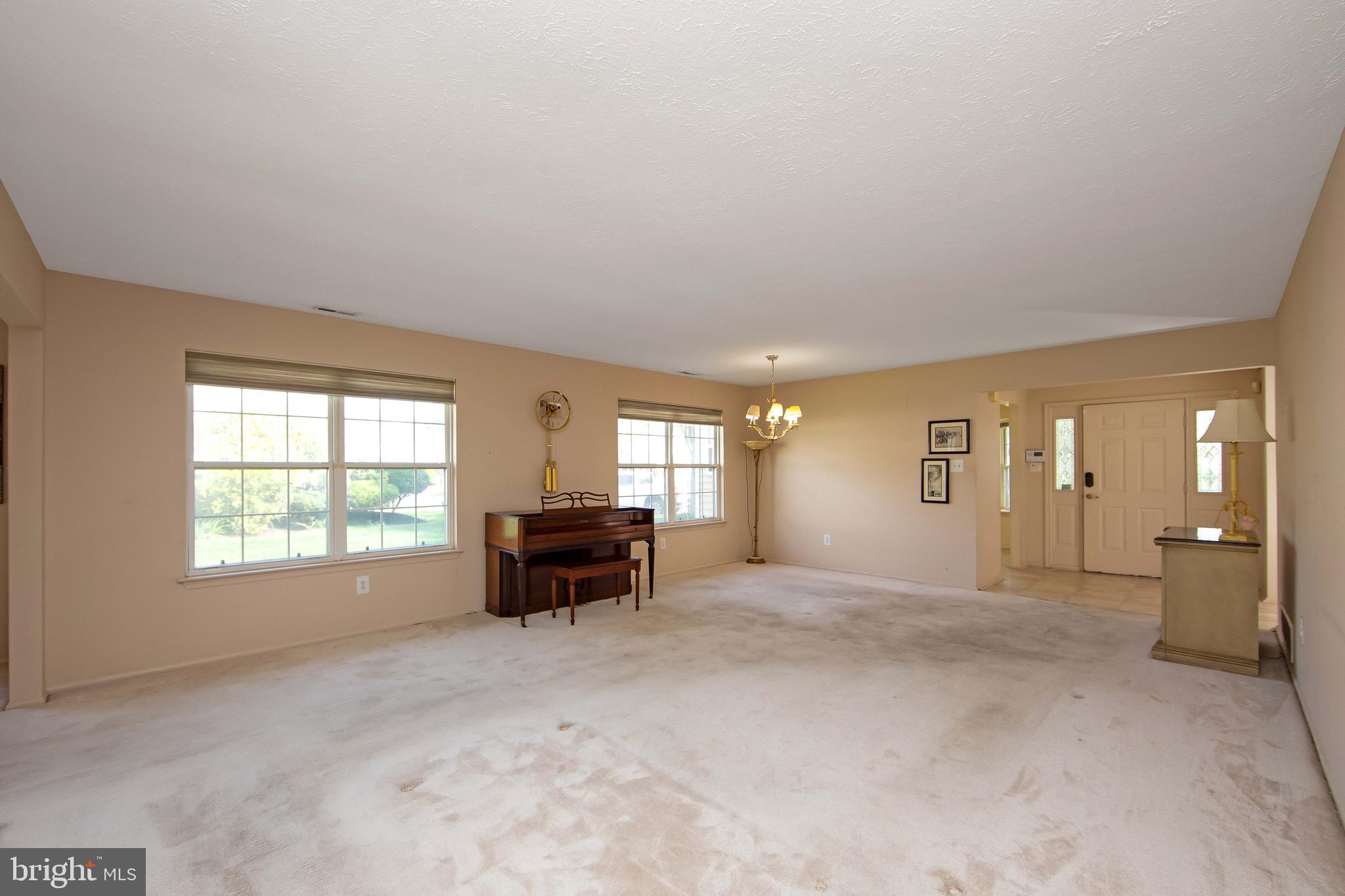 606 Cascade Drive South Mount Laurel, NJ 08054 - Photo 8 of 30 Living room