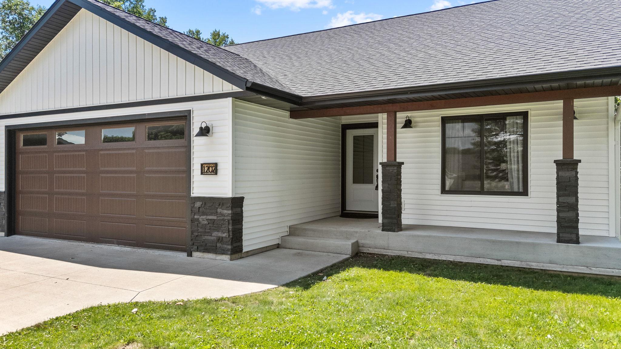 W1202 Oak Rdg Court Spring Valley, WI 54767 - Photo 3 of 31