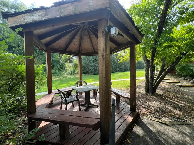 $1,300 | 1321 West Main Street, Unit 307, Lake Geneva, WI 53147