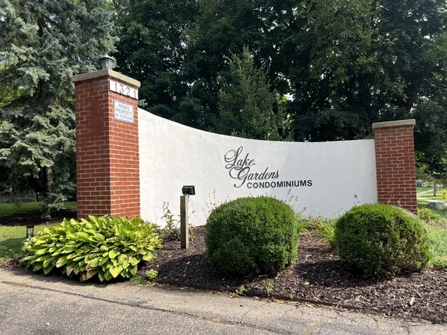 $1,300 | 1321 West Main Street, Unit 307, Lake Geneva, WI 53147