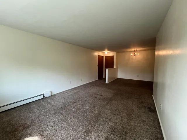 $1,300 | 1321 West Main Street, Unit 307, Lake Geneva, WI 53147