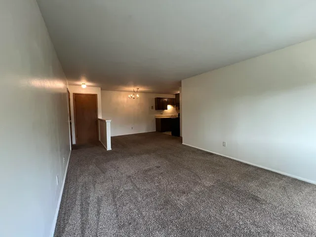 $1,300 | 1321 West Main Street, Unit 307, Lake Geneva, WI 53147