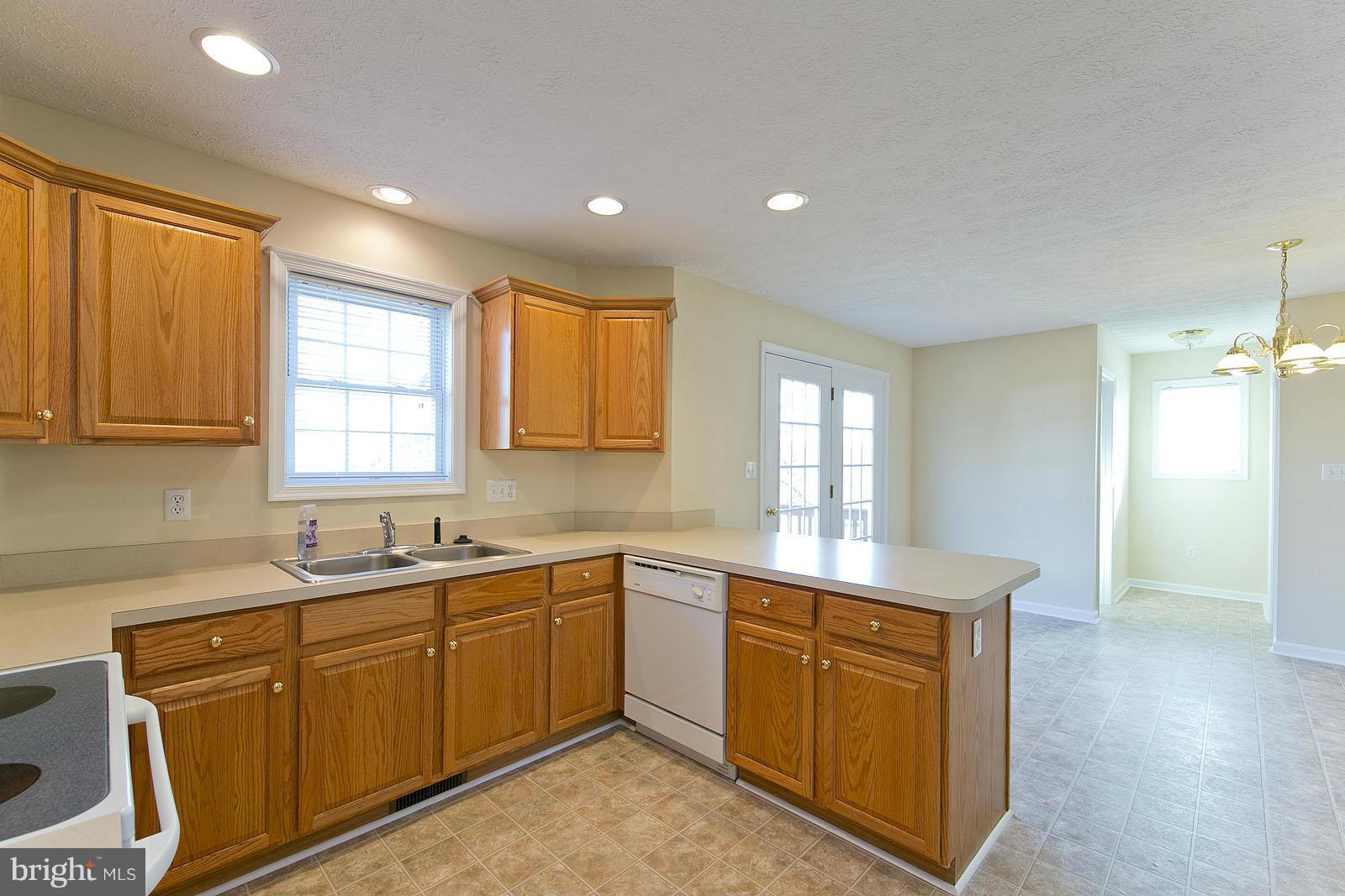 108 Mummert Circle Winchester, VA 22601 - Photo 11 of 28 Kitchen