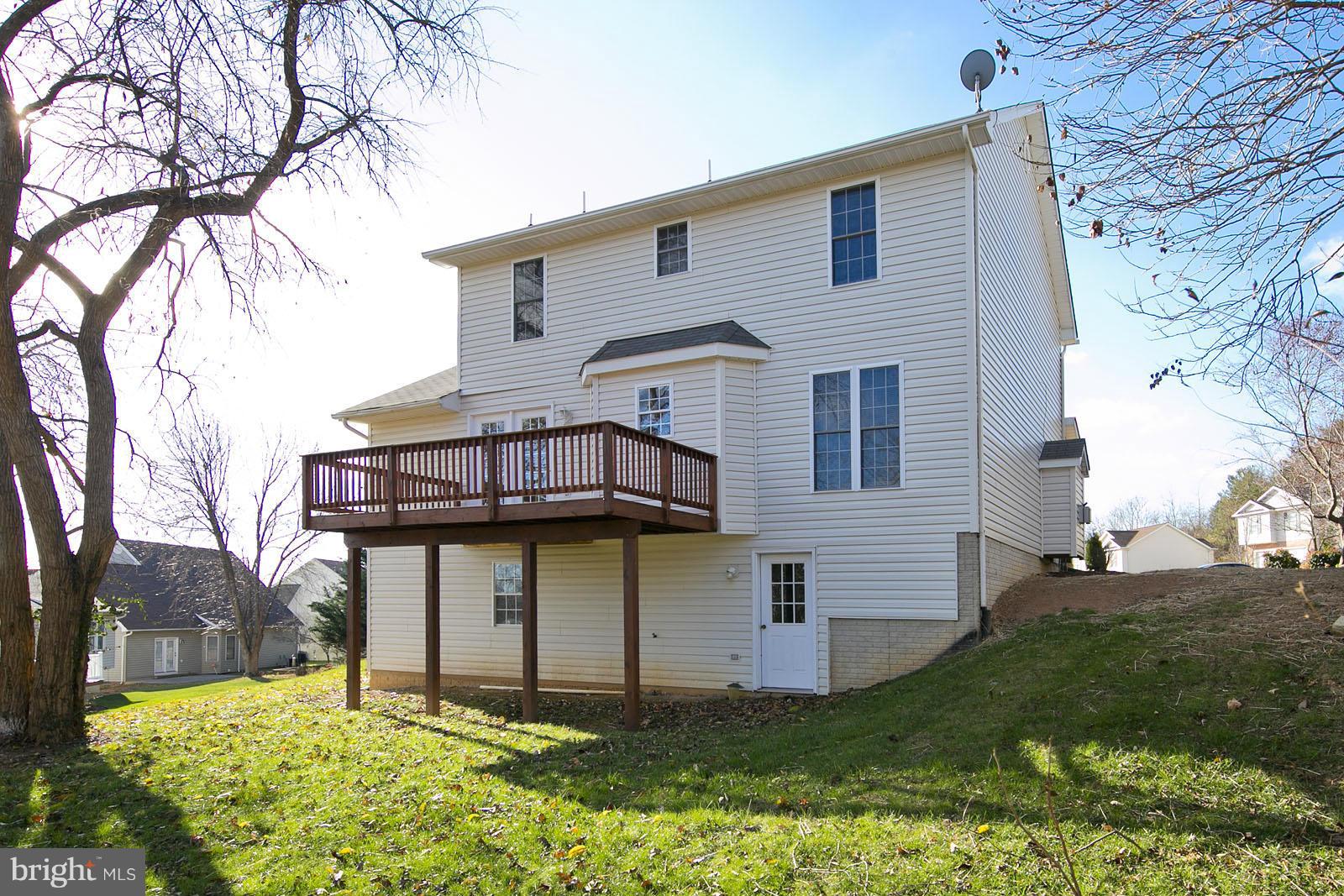 108 Mummert Circle Winchester, VA 22601 - Photo 27 of 28 Exterior (Rear)