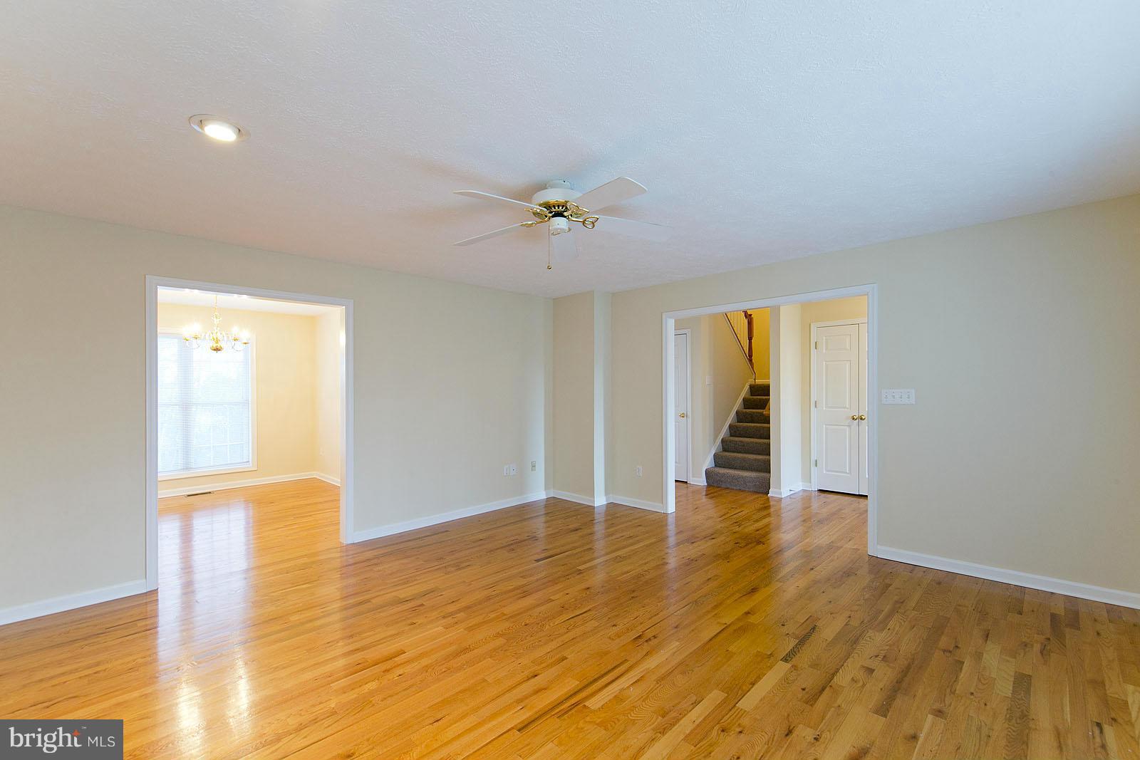 108 Mummert Circle Winchester, VA 22601 - Photo 7 of 28 Living Room