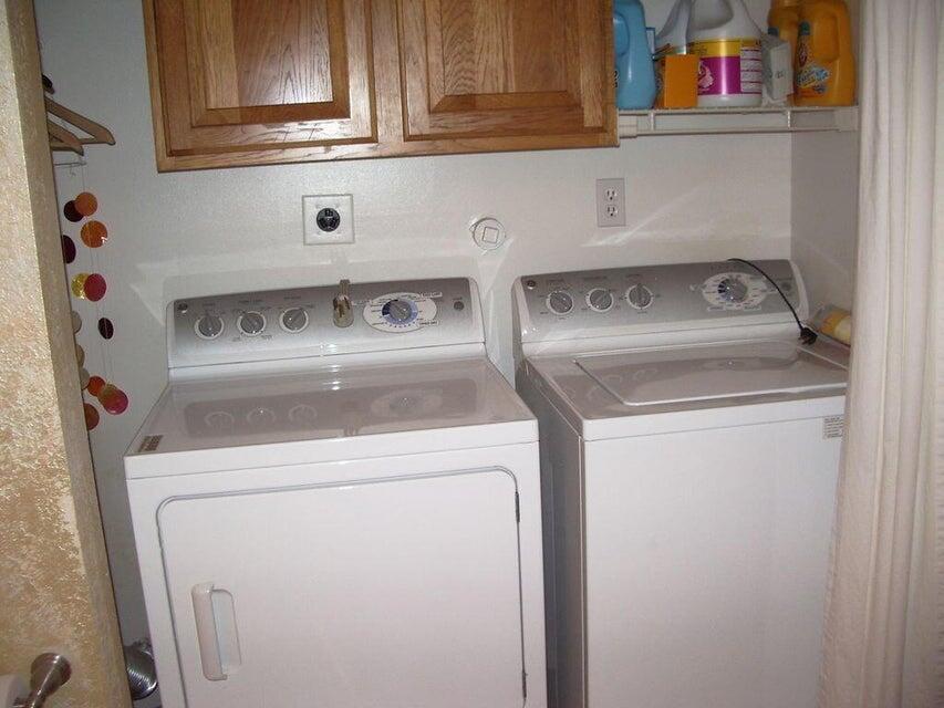 1420 Ocean Way, Unit 14D Jupiter, FL 33477 - Photo 22 of 34 Washer/Dryer