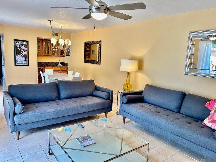 1420 Ocean Way, Unit 14D Jupiter, FL 33477 - Photo 7 of 34 Living Area