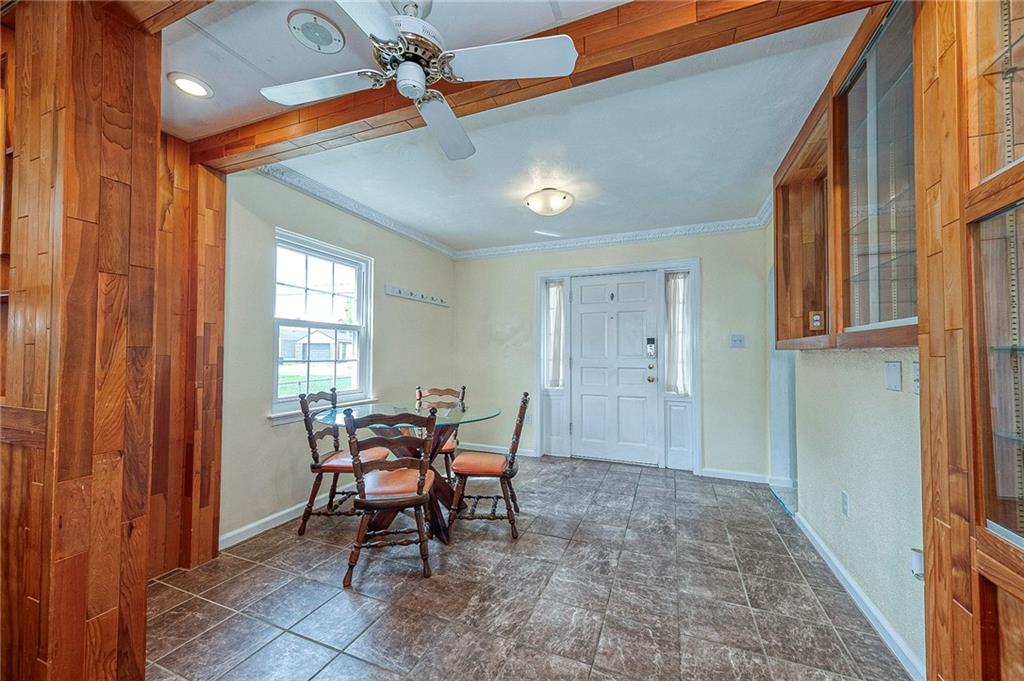 1816 Cardinal Avenue Aliquippa, PA 15001 - Photo 6 of 30 a dining room with furniture and window