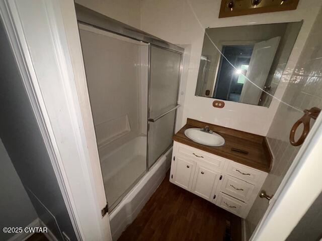 617 King Street Ridgely, TN 38080 - Photo 9 of 23 a bathroom with a sink and mirror with bathtub