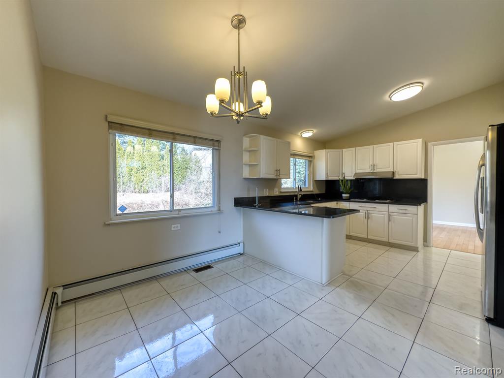 723 Foxhall Road Bloomfield Hills, MI 48304 - Photo 14 of 37