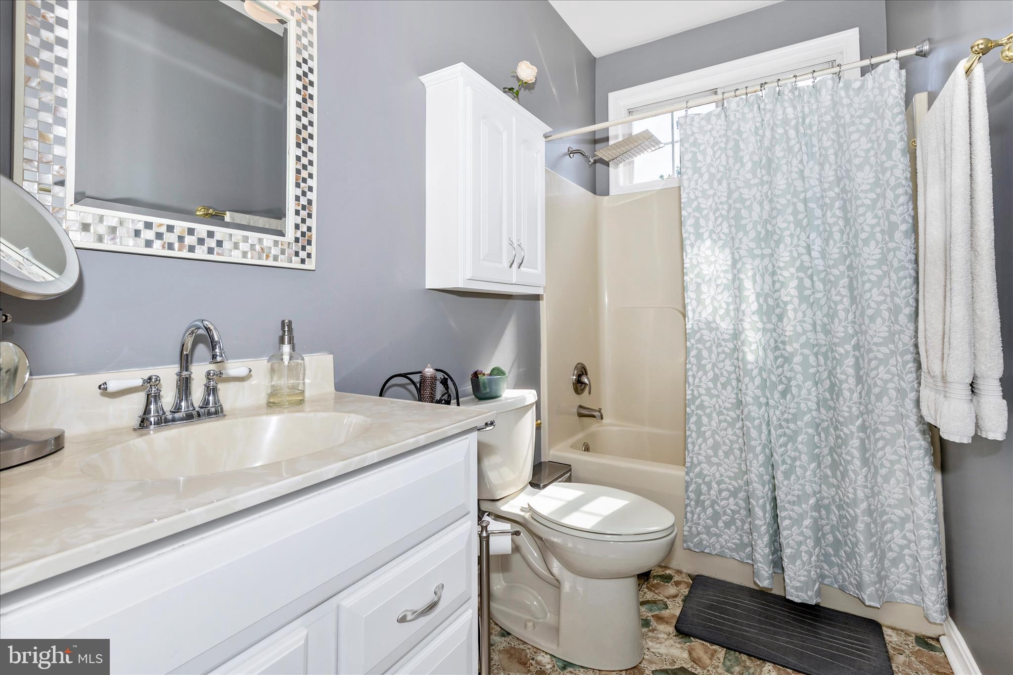 105 Crossing Pointe Court Frederick, MD 21702 - Photo 23 of 39 Hall Bath
