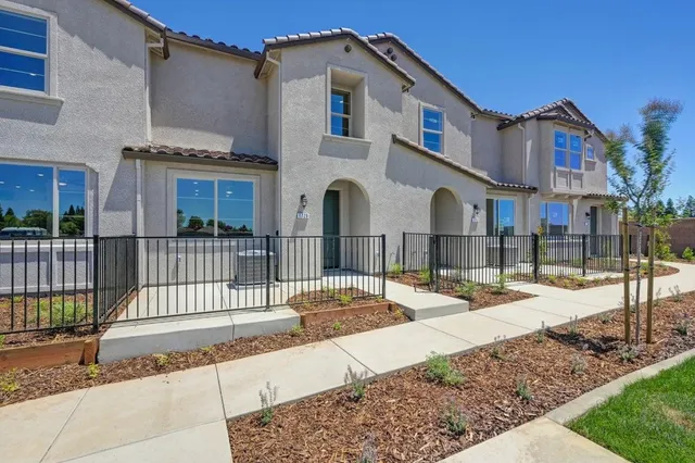 $417,990 | 1833 Snowy White Place, Unit 63, Lincoln, CA 95648