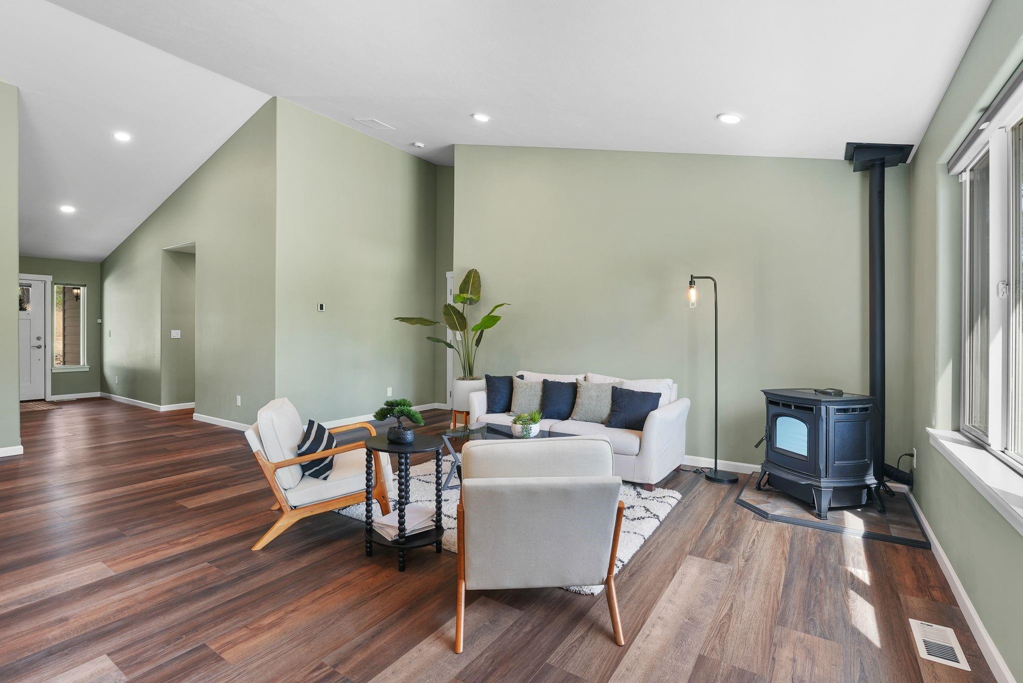 17712 West Burnett Road Nine Mile Falls, WA 99026 - Photo 4 of 46