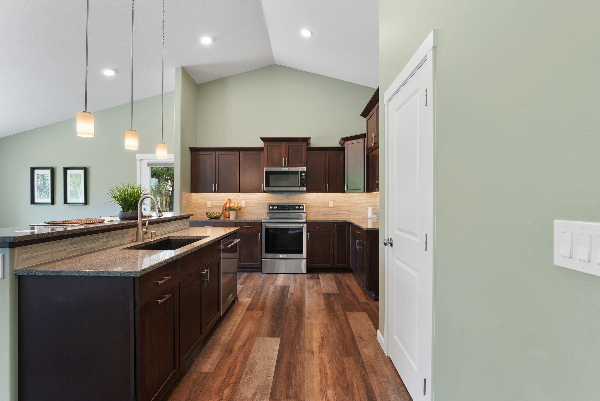 17712 West Burnett Road Nine Mile Falls, WA 99026 - Photo 8 of 46